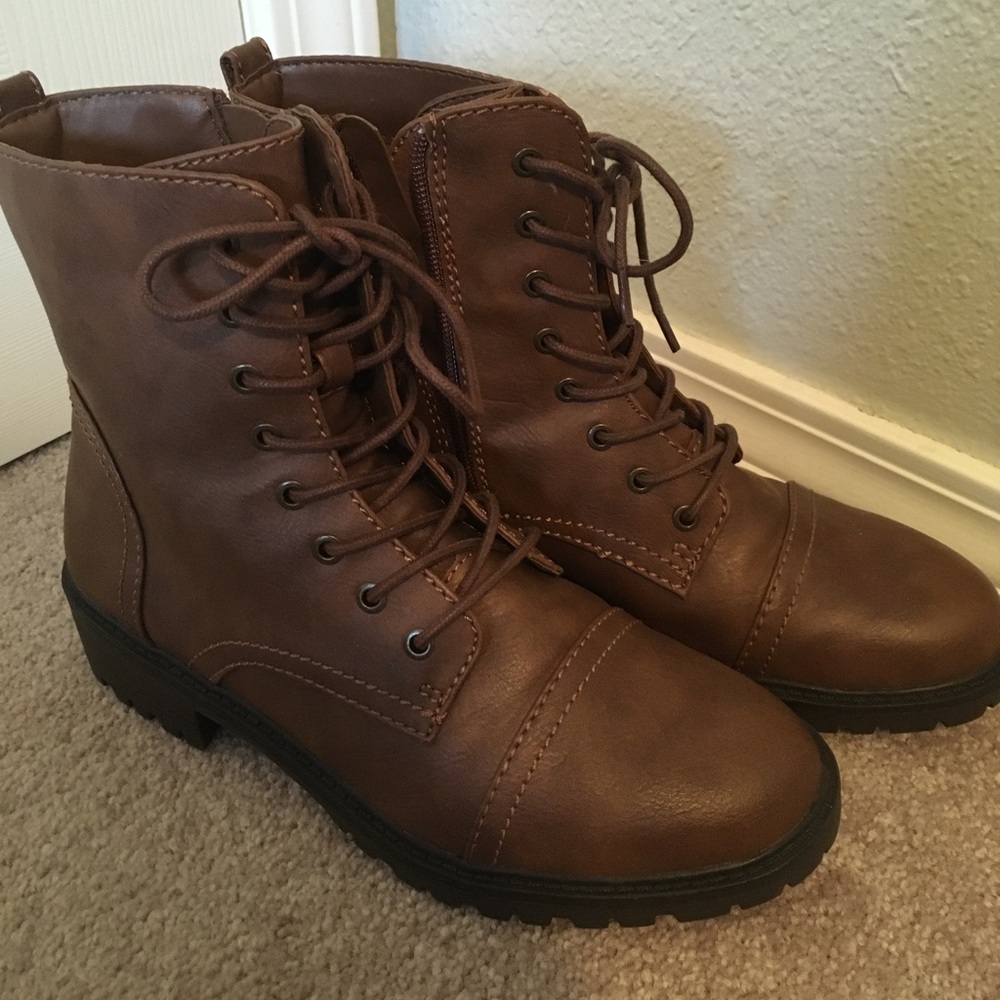Like new ankle boots!